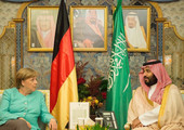 وزير الدفاع السعودي يلتقي ميركل ويبحثان جهود تحقيق الأمن والاستقرار في المنطقة