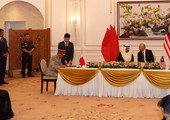 العاهل يعقد جلسة مباحثات مع رئيس الوزراء الماليزي