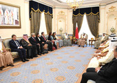 البحرين : رئيس الوزراء يدعو إلى مزيد من الانفتاح الاقتصادي مع العالم  