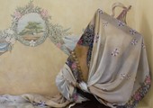 بالفيديو والصور: بيت يتيم يحتضن معرض الأوشحة الحريرية المستوحاة من التراث البحريني