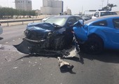 إصابة شابين بتصادم مركبتين بشارع  الاستقلال بمدينة عيسى